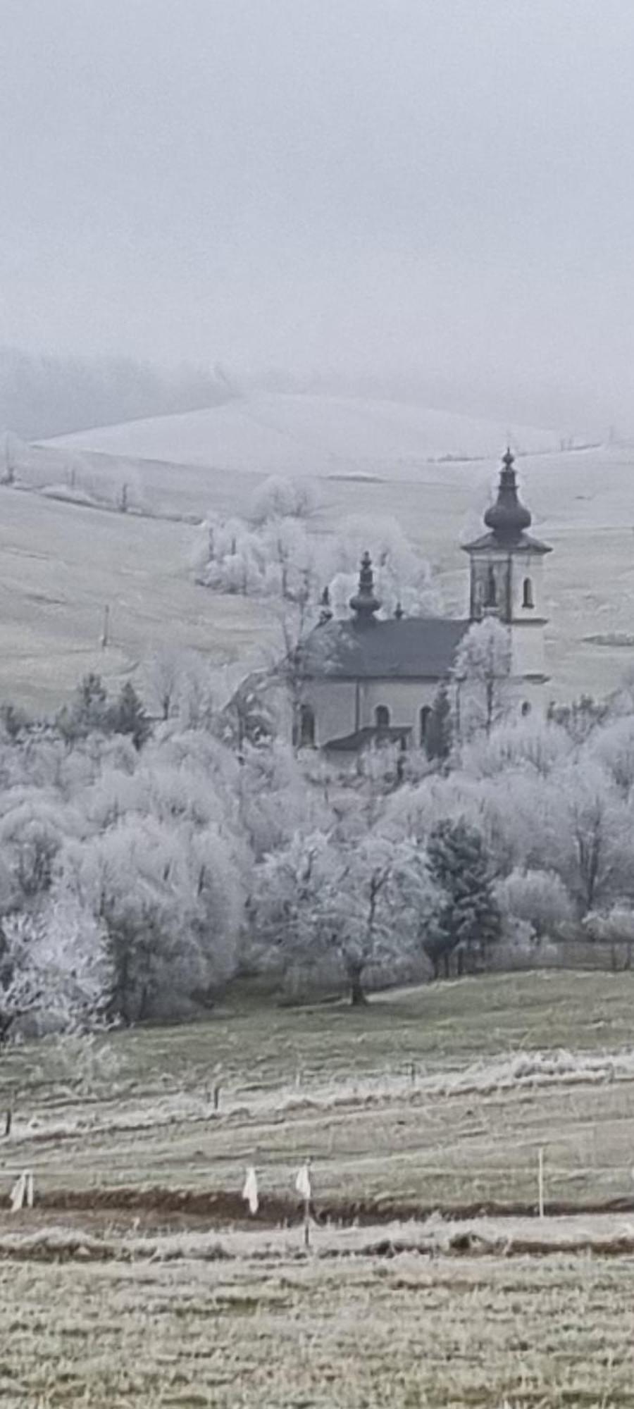 Agroturystyka Izby ภายนอก รูปภาพ